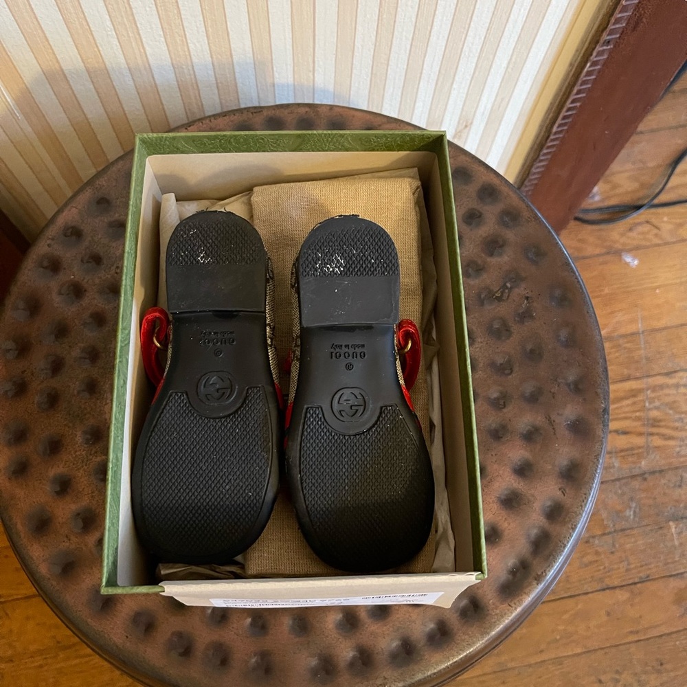 Gucci US size 6.5/7 toddler flats canvas GG Print